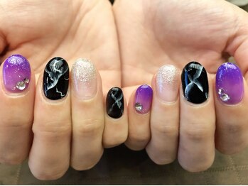 プラハネイル(+HER 美甲)/大理石×ダブルグラデ