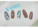 7月ネイル4980円／パラ5980円