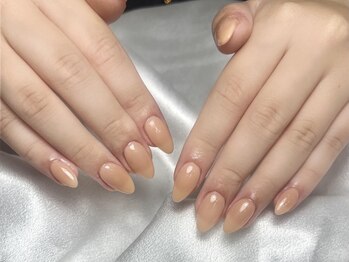 ジュティア ネイル バイ リブレイズ 京都市役所前(JuTia Nail by Live raise)の写真/美フォルムにこだわるワンカラー♪シンプルオフィスネイルがお好きな方にも◎カラーも豊富にご用意♪