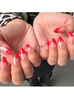 サララ(SALALA)/フレンチネイル♪