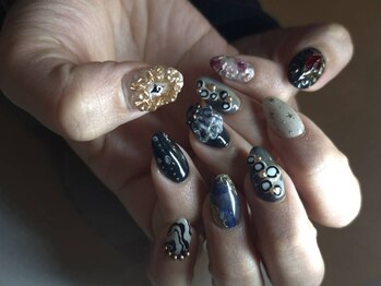 モク(moqu.)の写真/手描きアートはワンカラーやフレンチ等の王道シンプルデザインのワンポイントにも人気♪概念ネイルにも◎