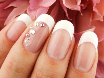 シックネイル(CHIC nail)/王道フレンチ＋ストーン