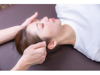 名古屋栄で肩こりと腰痛にリンパマッサージと骨盤矯正で姿勢改善する女性用整体院/骨盤矯正/姿勢矯正/頭痛矯正