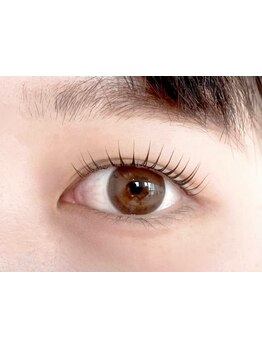 ナチュラル上品な目元にしたい