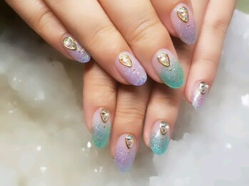 アグン(agung)/ラメグラデ 大人可愛いネイル