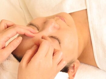 美カナエル(美kanaeru)の写真/【小鼻からアプローチ☆】小鼻のふくらみや鼻筋をすっきりさせ、ほうれい線やたるみを改善◎