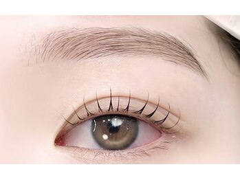 ティーズラッシュ アンド ブロウ ケービューティー 新浦安(T's Lush & Brow K-beauty)の写真/＜ご希望や理想を伺いデザインをご提案♪＞自まつげを大切にしながらの施術で自分史上最高なお目元に♪
