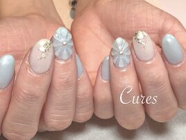 涼しげぷっくりフラワーネイル