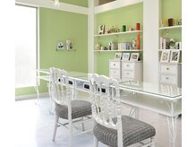 メアリー ネイルアンドアイラッシュ 八木店(mary)の雰囲気（高級感のある内装♪リクライニングチェアでアイとの同時施術も◎）