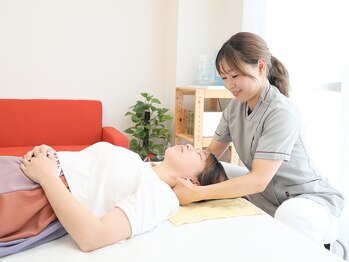 まりハウス/施術風景(首周り)