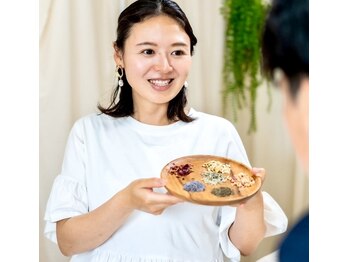 ハレノヒスパ(HARENOHI SPA)/6種の選べるハーブのよもぎ蒸し