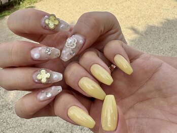 ヒラソルネイル(Girasol nail)/黄色テーマネイル
