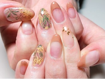 春はミモザのアートが人気