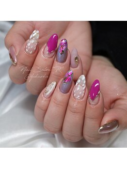 ネイルサロン R/スタイリングコース 8030円Aki