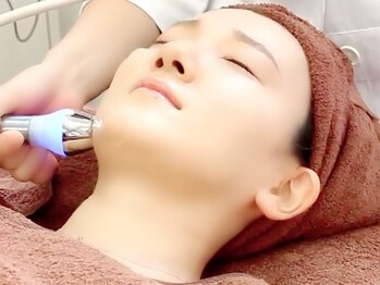 マリーメリー(marie merry)の写真/【小顔×美肌】ハリ/ツヤ/毛穴の引き締めにも効果抜群◎"marie merry"でスッキリ小顔美人へと導きます♪