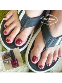 ポリッシュでフットネイル