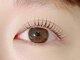 アイハビー 葛西駅前(eyeHbe)の写真/SNSで流行の束感仕上げ♪まつ毛施術と一緒にこっそりおしゃれを楽しめる耳つぼジュエリーのセットも◎