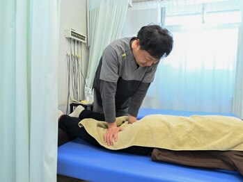 ひかり整骨院 ひかり式関節整体の写真/寝ても取れない疲労を一気に解消！関節の可動域を広げる圧倒的な解放感で、翌朝の目覚めが劇的に変わる。