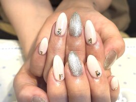 8月　シンプルホワイトネイル