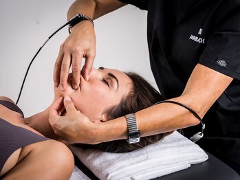 ポレ サロ(pore salo)の写真/【輪郭の崩れ・二重あご解消で小顔に】放置危険！「私の顔、こんなに老けてた？」速効で実感、続けて変わる