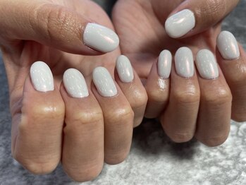 ムーラン(mulan)/白オーロラネイル