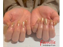 ファミーユ 清田通り店(famille)/ゴールドで華やかに