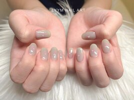 くすみカラーで大人可愛い
