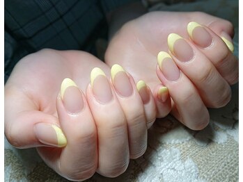 エール(Ailes)/イエローフレンチネイル