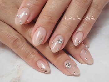 ネイルサロン リーチェ(Riche)/Vカットストーンデザイン