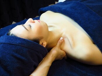 スカイアンドシー(sky&sea)/首、肩のリンパケア