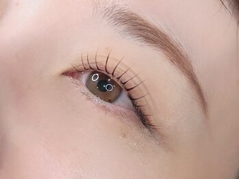 エミルアイラッシュ 八戸店(emile EYELASH)の写真/大人気の【パリジェンヌラッシュリフト】☆自まつげを最大限長く魅せるまつげパーマでナチュラルEYEへ♪