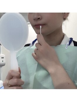 プラチナムビューティー 名古屋栄本店(PLATINUM BEAUTY)/ 【STEP1】ワセリンでお唇を保護