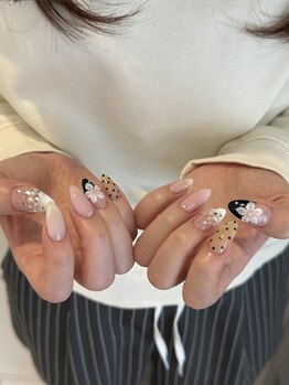 flower nail × dot