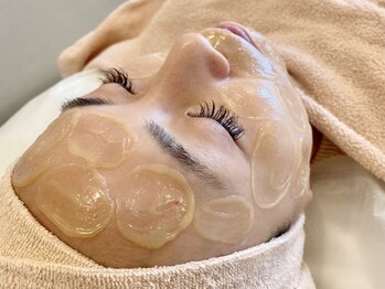 マリーメリー(marie merry)の写真/大人気★松やにパックで気になる毛穴の大掃除！お肌にハリが出てつるんっとしたツヤ玉のあるお肌へ…♪