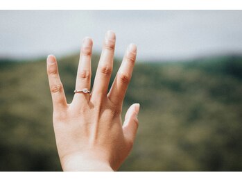 ネイルサロン アリス(Alice)の写真/丁寧な施術が大好評◎健康な爪の維持に特化したネイルサロン♪自爪に優しい最先端のフィルイン技術を使用！