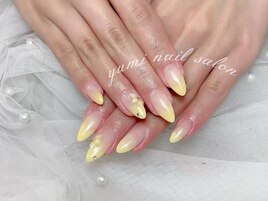 ミルキーイエローフラワーネイル