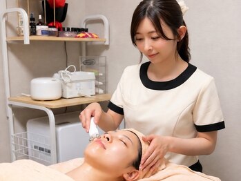 エナガ(enaga)の写真/ファンデーション不要の透明肌へ　毛穴の目立たない女優肌
シミ、たるみ、毛穴、赤みモードをカスタマイズ