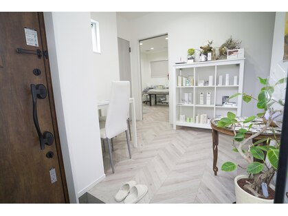 男女脱毛サロン フェイシャル プラスミー(+Me)の写真