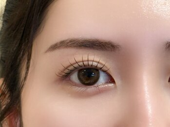 ネイルアンドアイラッシュ スリール(Sourire)の写真/≪パリジェンヌ/最新まつげパーマ≫目の形/まつ毛の状態を見極めTOPアイデザイナーが似合せパーマをご提案