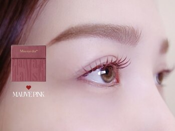 アールアイラッシュ(R eyelash)の写真/お好みに合わせたカラーエクステをプラスして一気にオシャレな目元へ♪