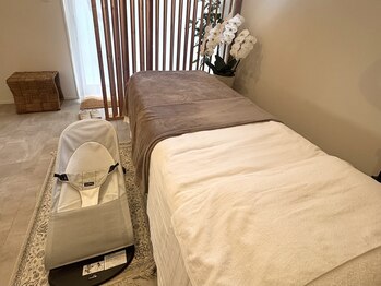 シャンティ(SHANTI)の写真/赤ちゃん連れでも安心の完全個室。マスカラパーマ×美眉の時短ケア
