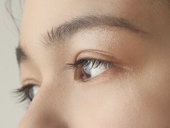 フィービー(pheebe)の写真/存在感のある目元に☆《フラットラッシュ120本　6600円→5790円》他店のエクステのオフ代金無料◎