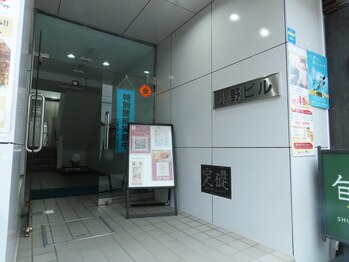 リエル(Liel)/ビル１Fの入り口