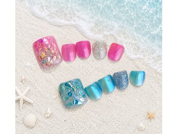 ネイルサロン ラグジェ(Nailsalon LUXE)の写真/丁寧なケアで口コミ高評価◎うるきらデザインも大人カラーで夏らしく!【写真:FOOTうるきらコース】