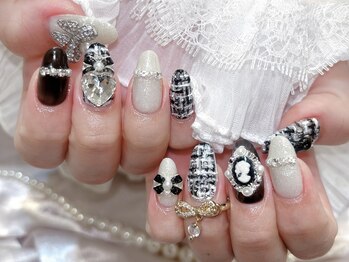 ドールネイル(DOLL NAIL)の写真/【イベントや特別な日の前に☆】ジュエリーのようなパーツから季節に合わせたデザインで指先を美しく演出♪