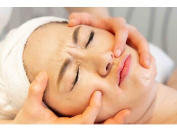 青の家 仙台一番町店/小顔の施術