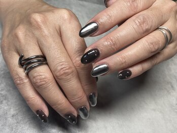 ジュリネイル(JULIE NAIL)/シルバーミラー×スタッズ