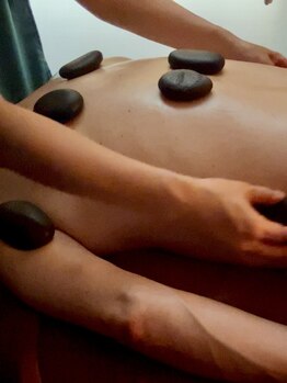 AQUA BALI【アクアバリ】/パワーの持つ石で身体にぬくもり