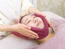 小顔矯正サロン セラフィ/ホットタオルで脳までリラックス
