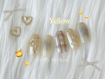 ガーリーイエローネイル